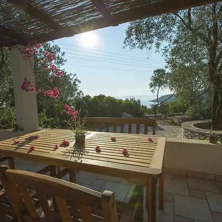 Nereidi Pool Villas Aparthotel 3*