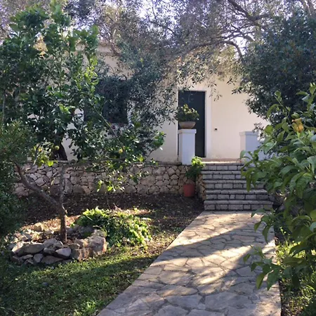 Nereidi Pool Villas 3*
