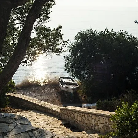Nereidi Villas 3*