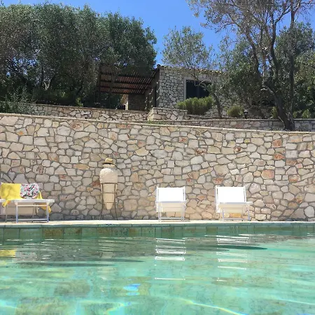 Nereidi Villas Aparthotel 3*