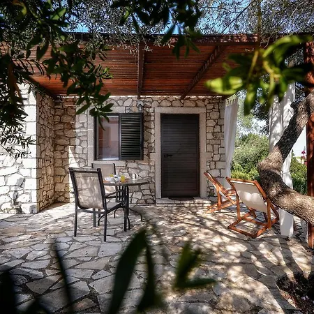 Nereidi Pool Villas