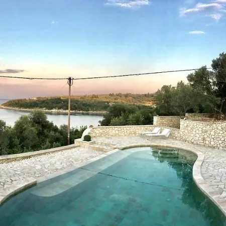 Nereidi Pool Villas Aparthotel 3*