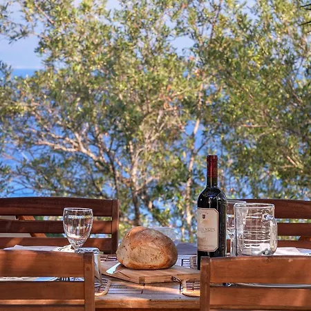 Nereidi Pool Vakantiehuis Porto Ozias